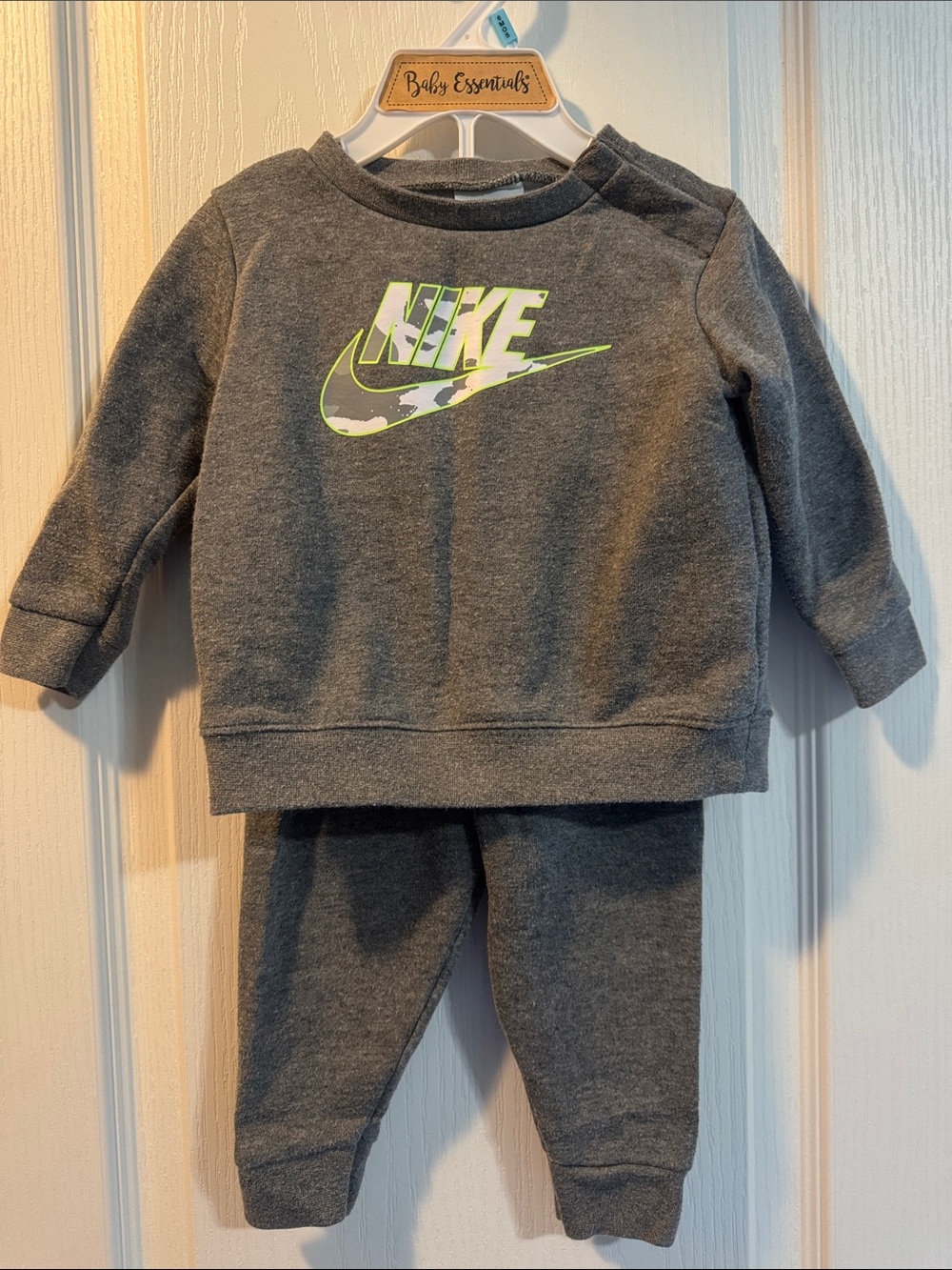 Nike Baby Boys 12M Gray Sweatshirt Jogger 2 Piece Set